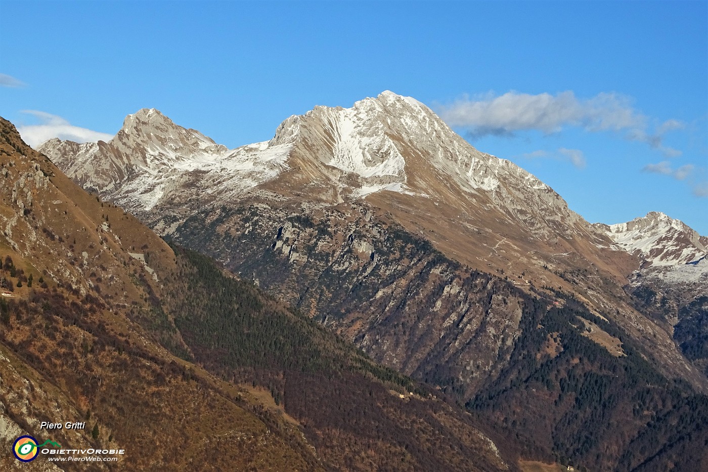 53 Zoom in da sx  Corna Piana,  Pizzo Arera, Cima di Valmora.JPG